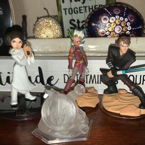 Disney Infinity 3 Star Wars Figures & 1 Game piece XBOX PlayStation Video Games